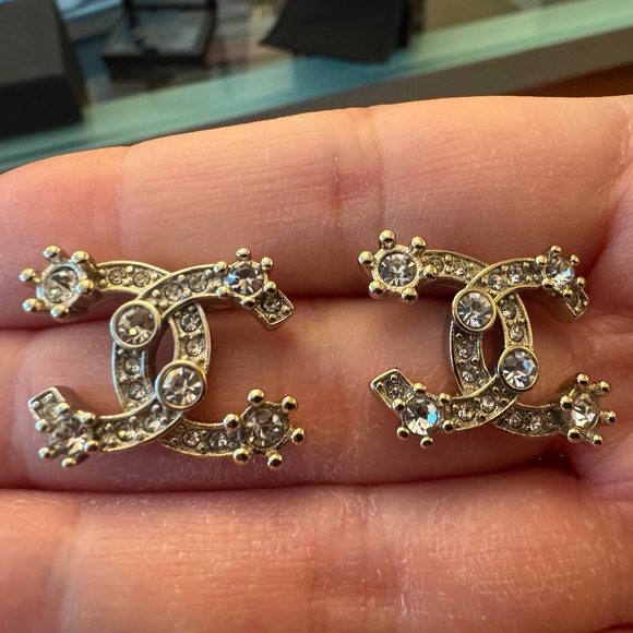 New Super Rare Classic Chanel CC Crystal Embellished Shooting Star Earrings - Picture 1 of 3